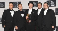 'N Sync: C Chasez, Lance Bass, Justin Timberlake, Joey Fatone e Chris Kirkpatric coordenaram os figurinos para a apresentação rapidíssima no VMA - Evan Agostini/AP