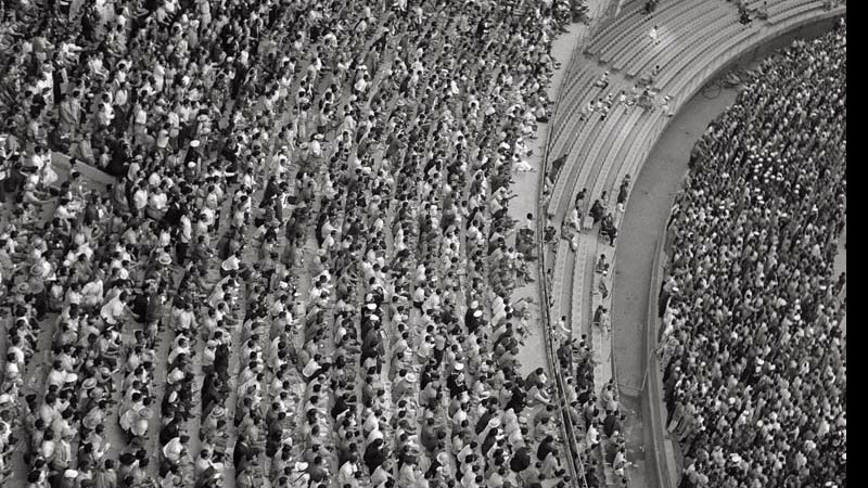 <b>Paixão Nacional</b>
Dupla visão aérea do Estádio do Maracanã (Rio de Janeiro) feita por Kurt Klagsbrunn durante a final da Copa do Mundo, em 1950 - Kurt Klagsbrunn