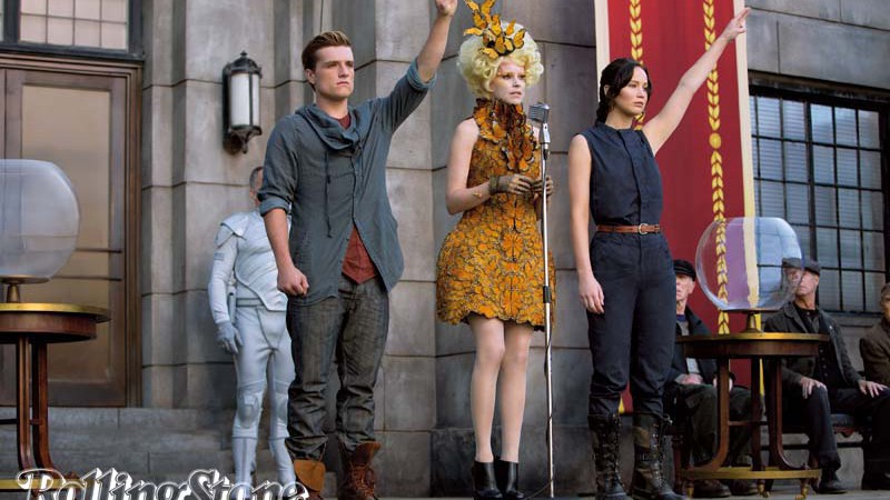 <b>Preparados</b>
Elizabeth Banks (ao centro) com Jennifer Lawrence e Josh Hutchenson; - Murray Close /DIVULGAçÃO