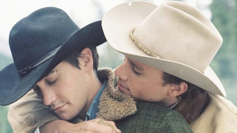 Jake Gyllenhaal e Heath Ledger em Brokeback Mountain (Foto: Reprodução)