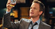 <b>O terno de Barney Stinson, de <i>How I Met Your Mother</i></b> é legen… Wait for it… Dary! - Reprodução