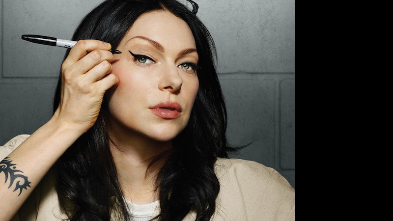 Alex (Laura Prepon) em pôster da segunda temporada de <i>Orange Is the New Black</i> - Reprodução