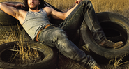 <b>Tempo Quente</b><br>
Harington curte o sol de Los Angeles após filmar Game of Thrones na Islândia - Mark Seliger