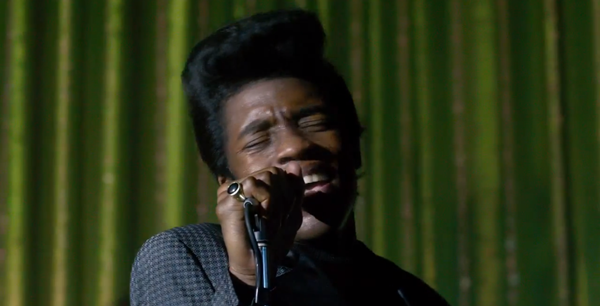 Chadwick Boseman como James Brown  - Reprodução/Vídeo