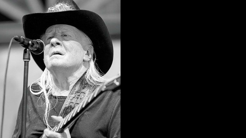 Johnny Winter (1944-2014) - Marcelo Camargo