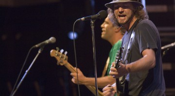 Eddie Vedder e Jack Johnson - Lucy Pemoni/AP