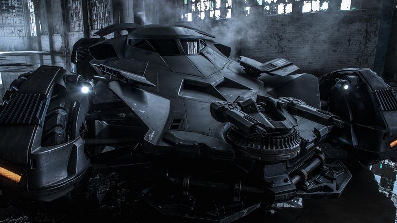 Foto oficial do batmóvel de <i>Batman v. Superman: Dawn of Justice</i> - Reprodução/Twitter