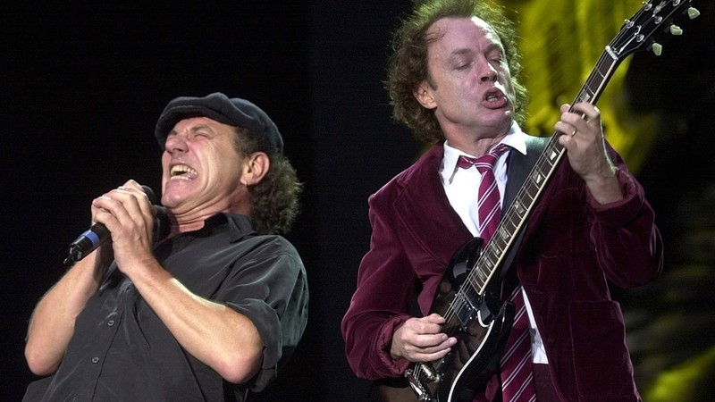 Brian Johnson e Angus Young, do AC/DC - Markus Stuecklin/AP