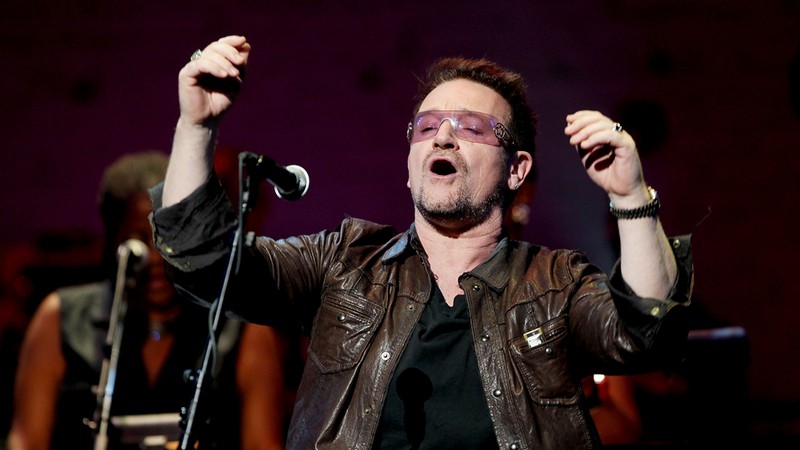 Bono, o líder do U2 - Marion Curtis/AP