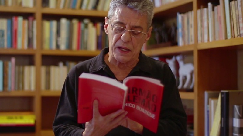 Chico Buarque lê trecho do livro <i>Irmão Alemão</i> - Reprodução / Vídeo