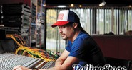 <b>Veia Folk</b><br>
Kid Rock brinca com o country.

 - Clay Patrick McBride