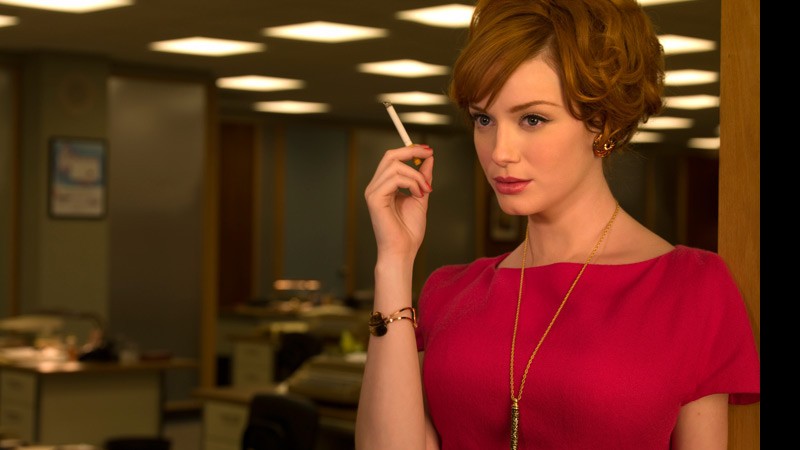 A atriz Christina Hendricks como Joan Harris na série <i>Mad Men</i> - Reprodução