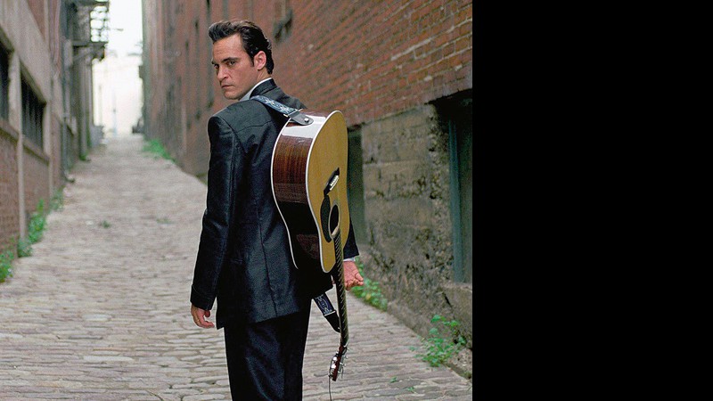 <b>ANDANDO NA LINHA</b><br>
Joaquin Phoenix reviveu Johnny Cash - Divulgação