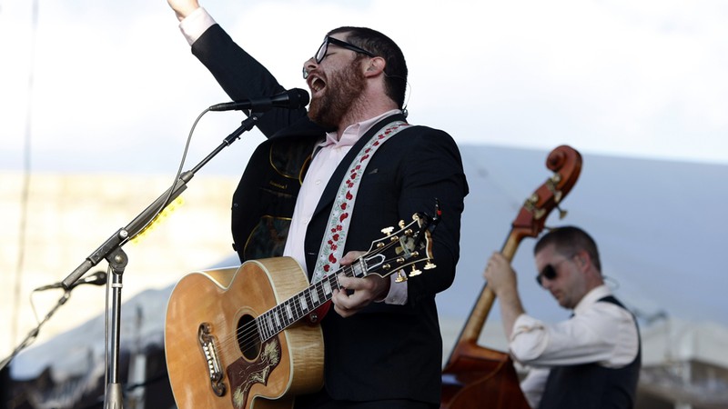 Colin Meloy à frente do The Decemberists - Joe Giblin/AP