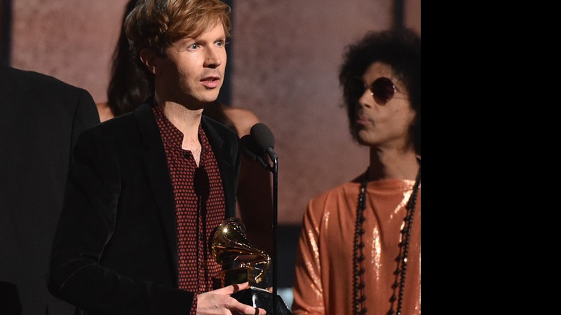 Beck recebe o gramofone de Álbum do Ano - AP