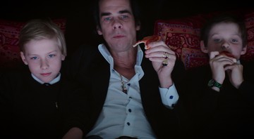 Nick Cave em cena de <i>20.000 Dias na Terra</i> - Reprodução