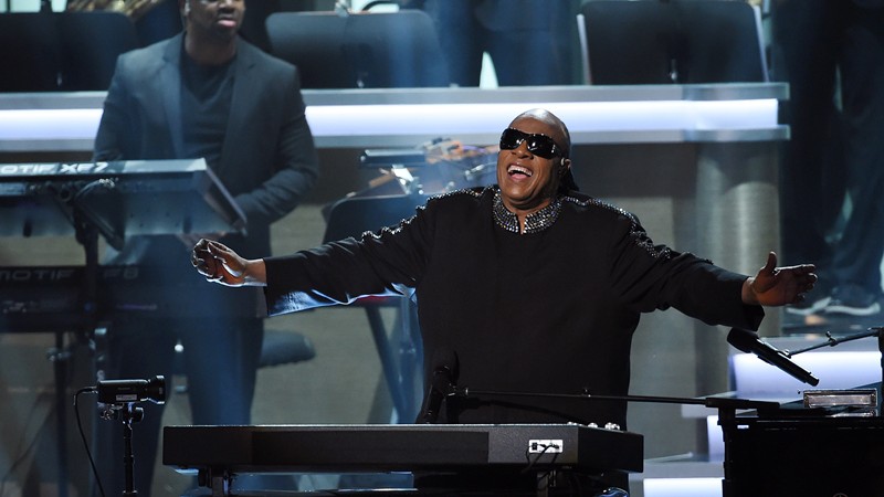 Cantor durante o show <i>The Grammys' Songs in the Key of Life – An All-Star Salute to Stevie Wonder</i> - Chris Pizzello/AP