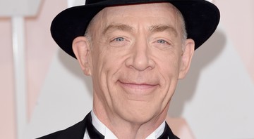 J. K. Simmons na entrada do Oscar - Divulgação/TNT