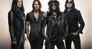 <b>Conspiradores unidos</b><br>
The Conspirators, a atual banda do guitarrista: Todd Kerns, Myles Kennedy, Slash e Brent Fitz. - Divulgação