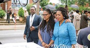 A diretora com Oprah no set de Selma. - Divulgação