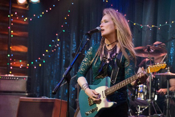 Atriz em cena de <i>Ricki and the Flash</i>  - Reprodução