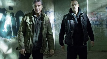 Liam Neeson e Joel Kinnaman no filme - Reprodução