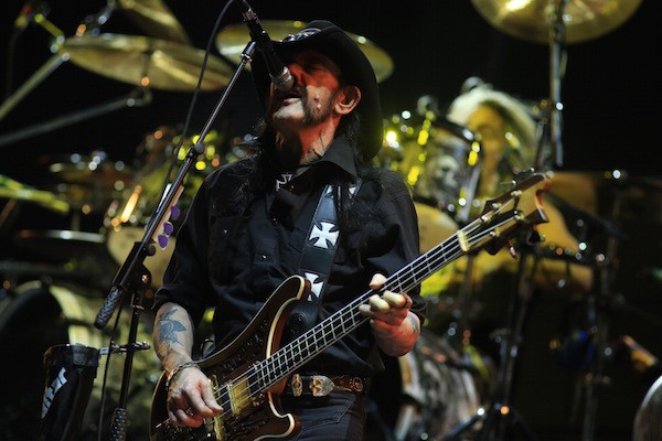 Após o cancelamento do show em São Paulo, o Motörhead subiu ao palco do Estádio do Zequinha, em Porto Alegre, na última quinta, 30. - Gustavo Vara