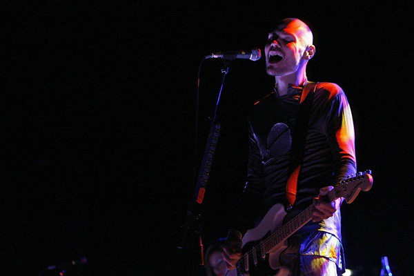 Billy Corgan durante show na Suíça, em 2008 - Alessandro Della Bella/AP