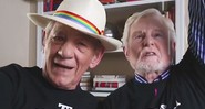 Ian McKellen e Derek Jacobi comemoram a aprovação do casamento gay nos Estados Unidos - Reprodução/vídeo