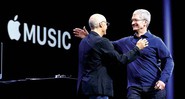 Jimmy Iovine (Beats) e Tim Cook (Apple) durante o anúncio do produto, em São Francisco - Divulgação