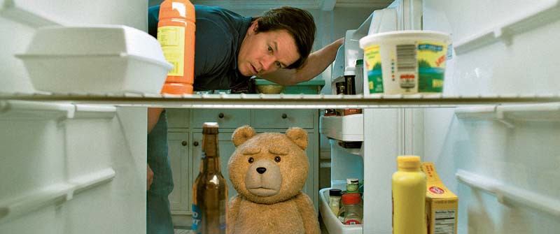 Wahlberg e Ted tentam fazer graça