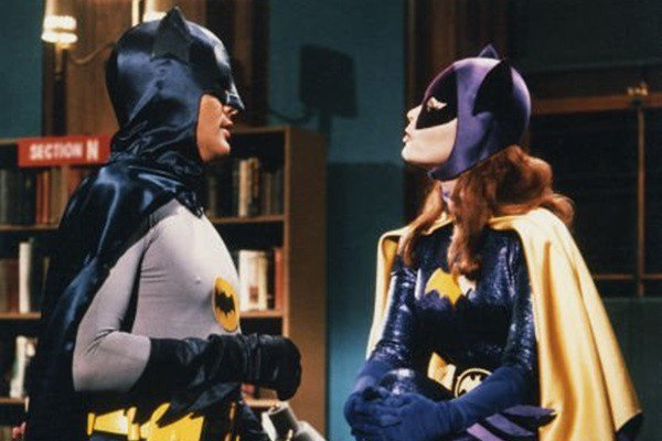 Batman e Batgirl no seriado televisivo <i>Batman</i>, de 1968 - Reprodução