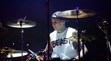 Travis Barker no Coachella 2015. - Scott Roth/AP 