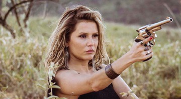 A atriz Deborah Secco no filme <i>Entrando Numa Roubada</i>. - Divulgação