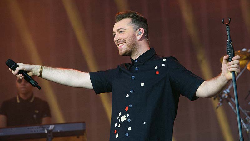 Sam Smith não escapou dos brutamontes anônimos.
 - JONATHAN SHORT/INVISION