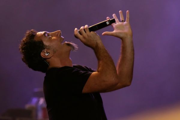 Serj Tankian, do System of a Down, no Rock in Rio 2015 - Carlos Delagusta/Estácio/Divulgação