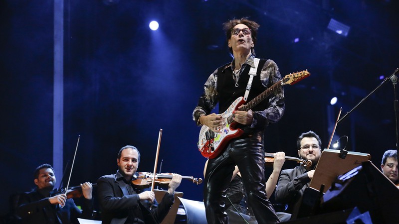 Steve Vai toca com a Camerata Florianópolis no palco Sunset do Rock in Rio 2015 - Diego Padilha/I Hate Flash