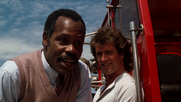 Mel Gibson e Danny Glover em <i>Máquina Mortífera</i>. - Reprodução/Vídeo