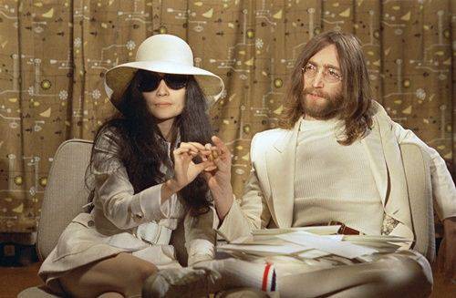 Yoko Ono e John Lennon (Foto: Agent Press)