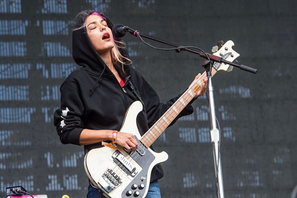 Jenny Lee Lindberg, do Warpaint. - AP