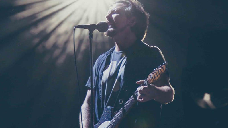 Eddie Vedder durante show do Pearl Jam em São Paulo, no Estádio do Morumbi, em 2015 - Roberto Larroude