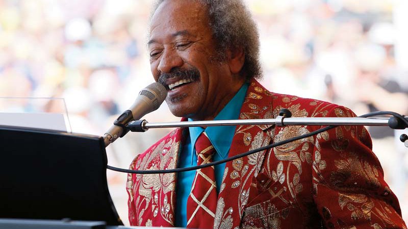 Toussaint nunca perdia a elegância - AP PHOTO/PATRICK SEMANSKY (ALLEN TOUSSAINT);