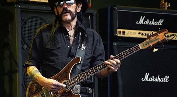 Lemmy no palco, onde sempre se sente bem. - JOEL RYAN/INVISION/AP