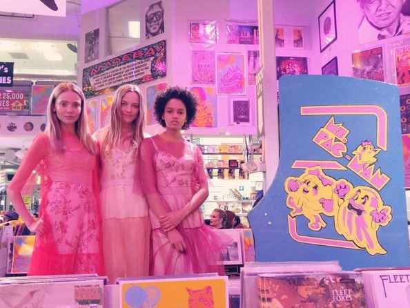 Coleção de Stella McCartney foi lançada na maior loja de discos de Los Angeles - Reprodução/Instagram