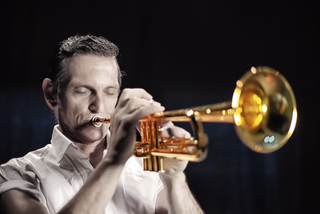 Paulo Miklos como Chet Baker - Victor Iemini/Divulgação