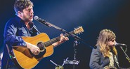 A banda Mumford & Sons durante show de dezembro de 2015 na First Direct Arena, em Leeds, na Inglaterra - Rex Features/AP