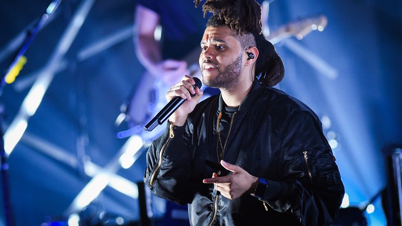 The Weeknd se apresentando em festival no Jones Beach Theater, em Nova York (EUA), em agosto de 2015 - Scott Roth/AP