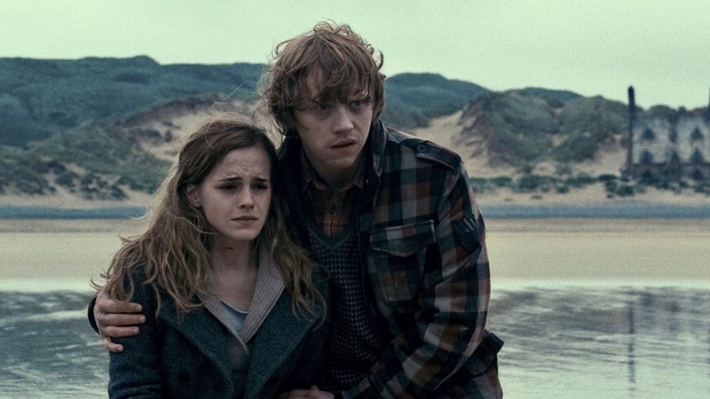 O casal de <i>Harry Potter</i> Ron Weasley (Rupert Grint) e Hermione Granger (Emma Watson) - Reprodução