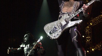 Paul Stanley,Gene Simmons e Ace Frehley em show da turnê de despedida da formação original do Kiss, em 25 de maio de 2000, no Palace of Auburn Hills - Paul Warner/AP