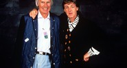 George Martin e Paul McCartney na ocasião de um show em Knebworth, na Grã-Bretanha, em 1990 - Rex Features/AP